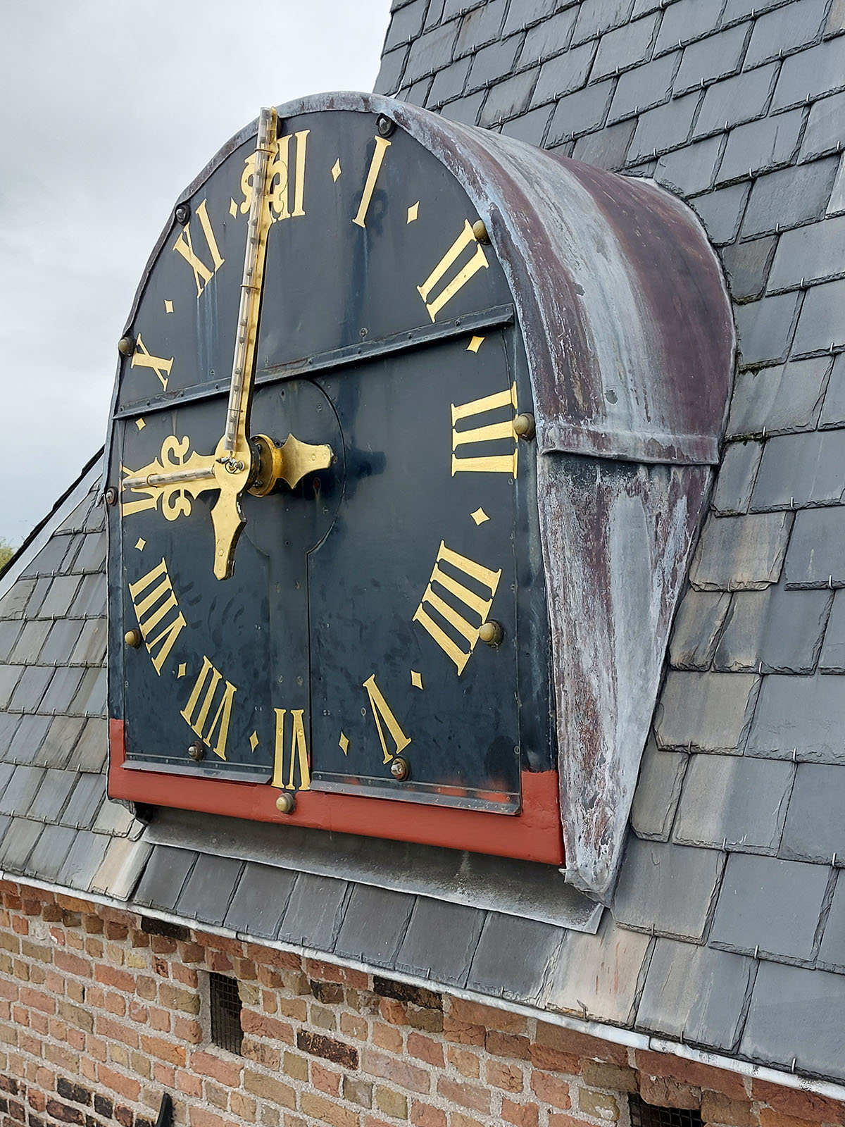 Wijzerplaat kerkklok Adriaen Janszkerk